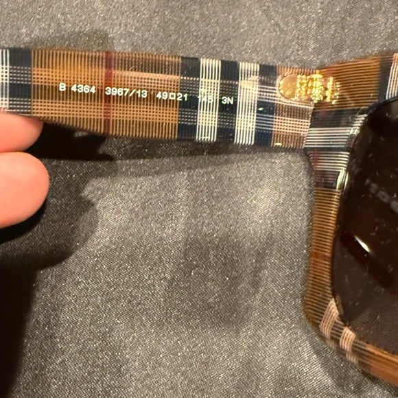 Burberry Kitty BE4364 396713 Sunglasses. NWOT & FULL INCLUSION - Picture 9 of 16